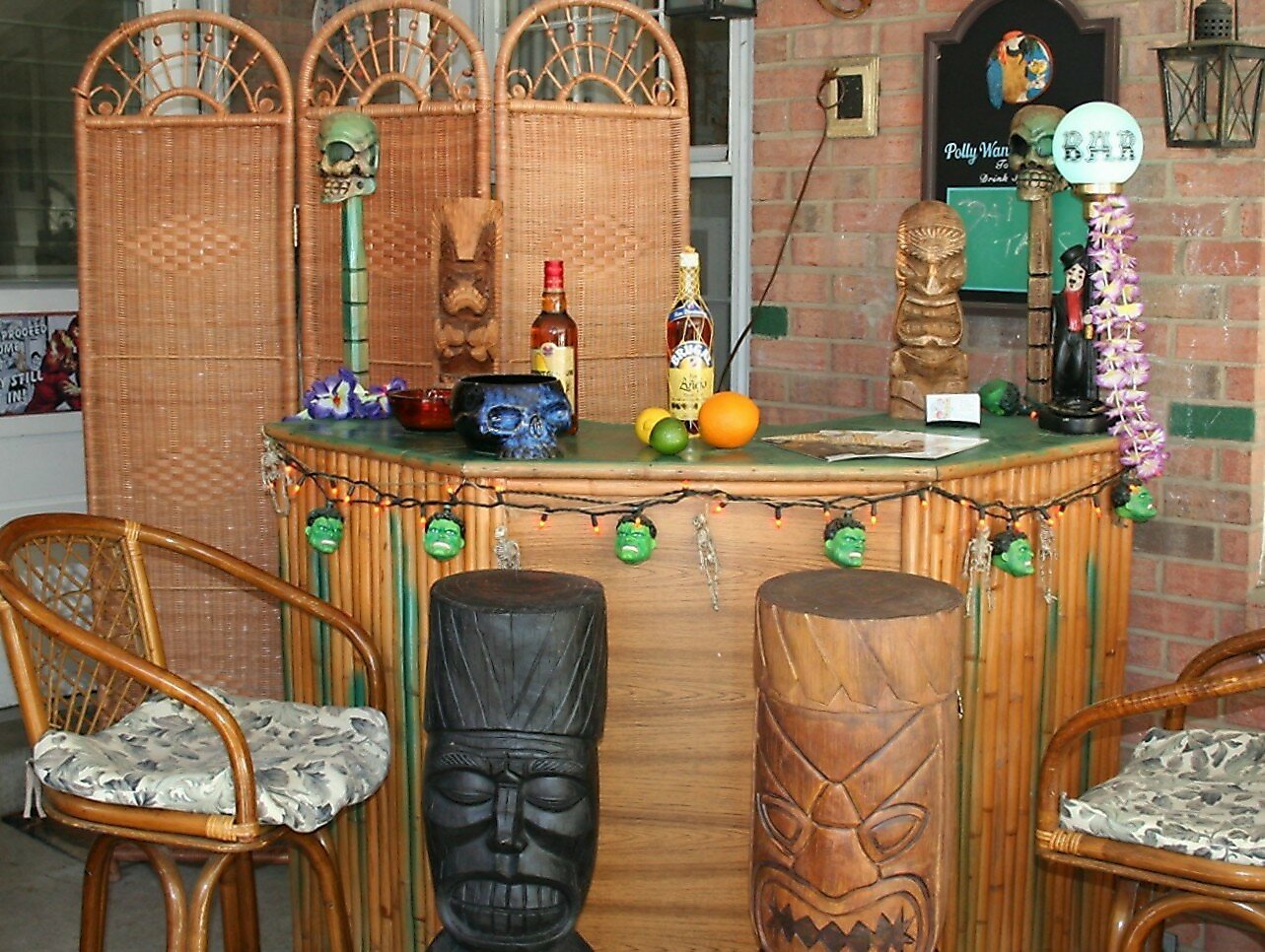 Tiki bar